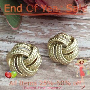 Vintage Clip on Gold Tone Earrings